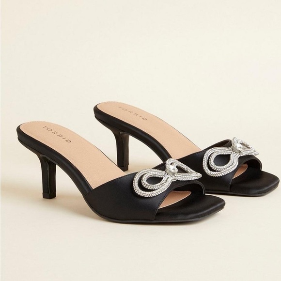 torrid Shoes - New with tags TORRID Rhinestone Bow Mule (WW) Size:7.5 👡